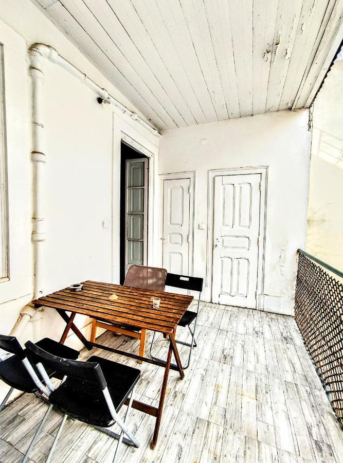 Fernando Pessoa Lisbon Rooms Exterior photo